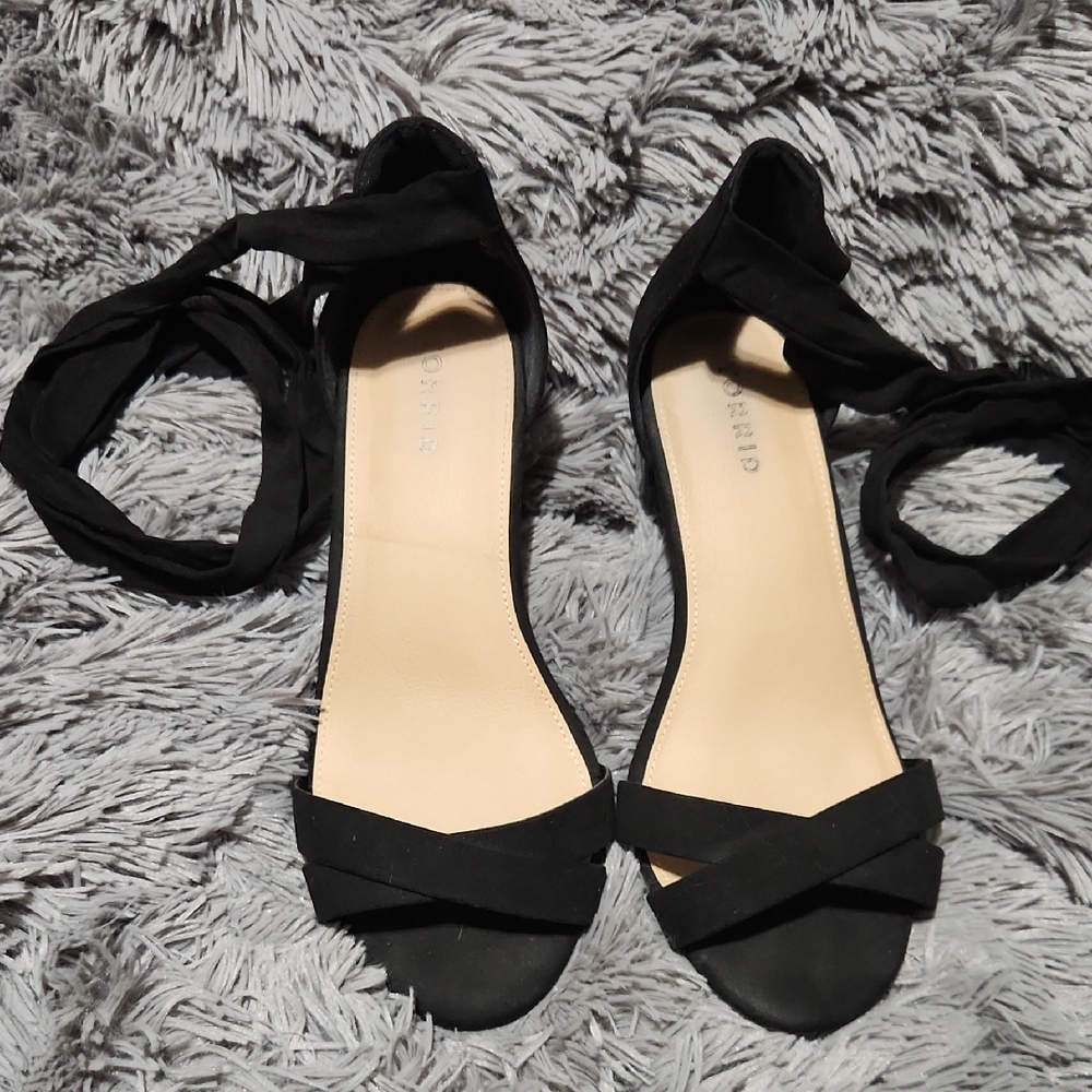 Strappy Ankle Wrap Lucite Heel (WW)